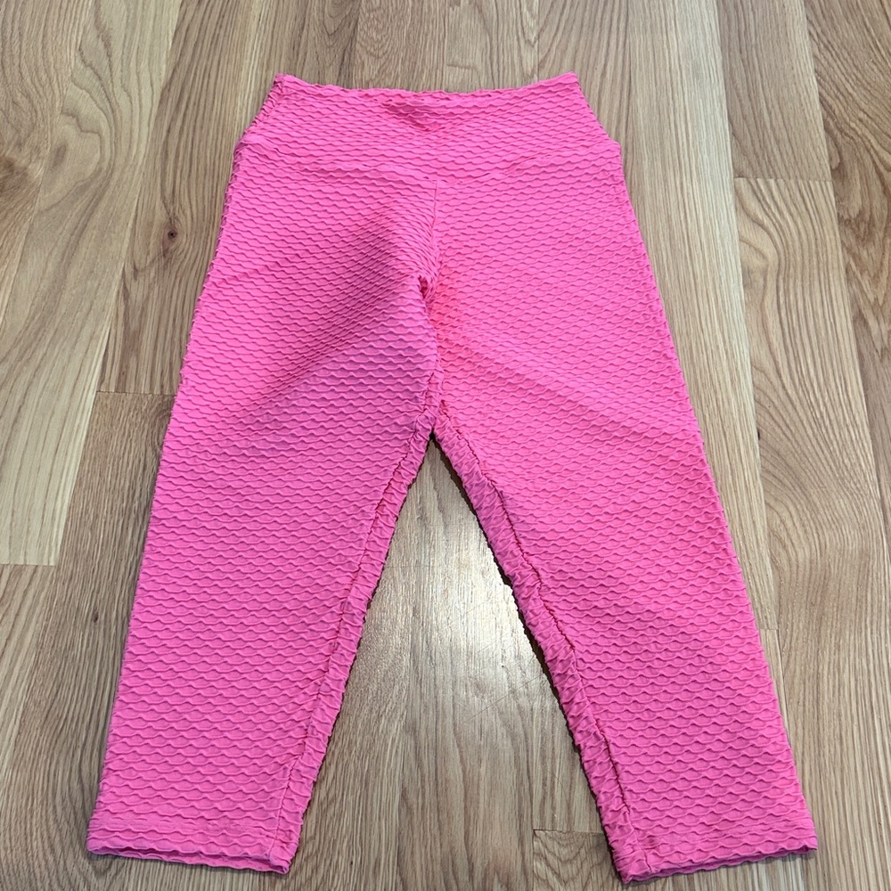 Booty by Brabants Hot Pink Coral Reef Croco Cropped Legging